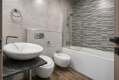 Apartament 3 camere ultracentral, 80 mp | 2+ Locuri de parcare private | Piața 7 - 19