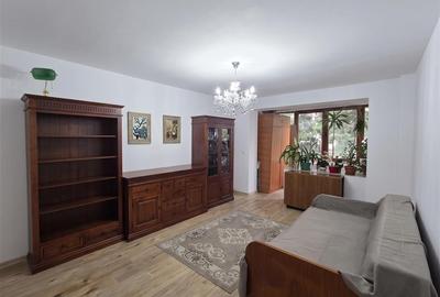 Apartament cu 3 camere decomandat, mobilat în George Enescu