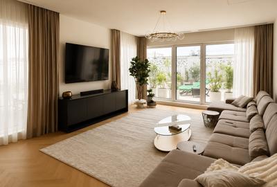 Penthouse cu 5 camere semidecomandat în Herăstrău