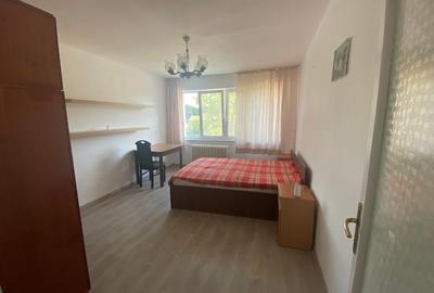 Închiriez apartament cu 3 camere în zona Complexului Studentesc - 1