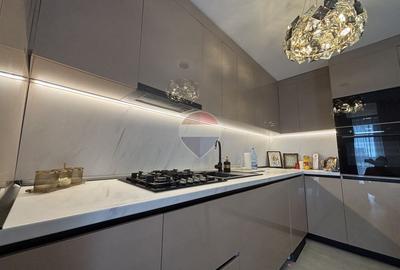 Apartament 3 camere, 70 mp, mobilat luxury, balcon 15 mp, 2 parcări - 10