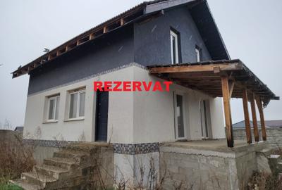 Casă individuală cu 3 camere în Tărlungeni