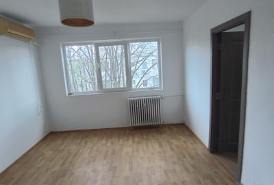 Apartament cu 2 camere semidecomandat în Malu Roșu