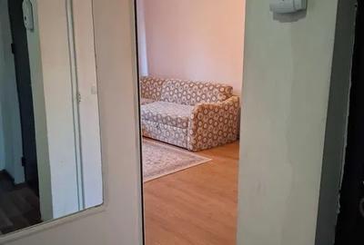 Apartament de 2 camere decomandat, etaj 2/4, zona Dacia - 1