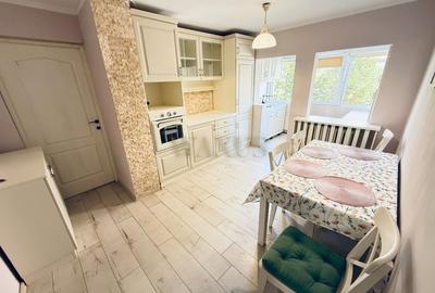 Apartament cu 3 camere decomandat, mobilat în Sud