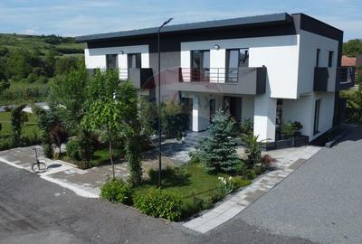 Duplex generos in ansamblu privat 500 MP teren. Radaia, Baciu - 1