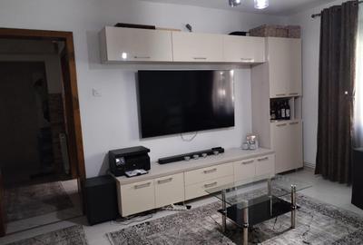 Apartament cu 2 camere semidecomandat, mobilat în Zimbru