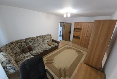 DE INCHIRIAT Apartament 3 camere, 70mp, etaj 1 - Olimpia-Stadion - 1