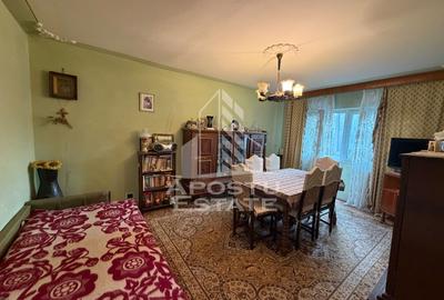 Apartament cu 3 camere decomandat în Bucovina