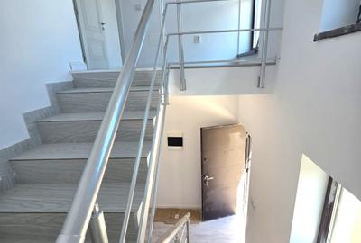 Vanzare Vila Individuala/Cristalului/5 camere id nr 54 - 11