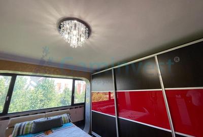 Apartament de vanzare in Oradea, cu 4 camere, 98 mp utili, zona Splaiul Crisanei - 12