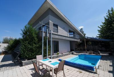 Casă individuală cu 6 camere în Cârcea
