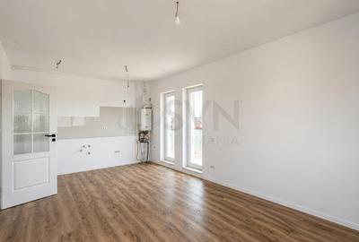 Apartament cu 3 camere decomandat în Sisești