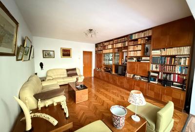 Apartament cu 4 camere decomandat în Arcul de Triumf