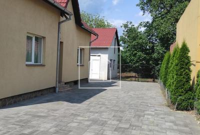 Casă individuală cu 4 camere în Central