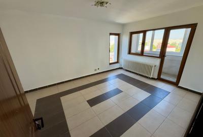 Apartament cu 3 camere decomandat în Gorjului