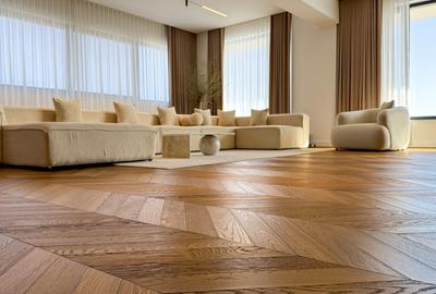 Penthouse cu 6 camere decomandat, mobilat în Mamaia