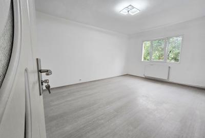 Apartament cu 2 camere decomandat Nicolina-Pizza Nico, Renovat, Etaj 2 - 5