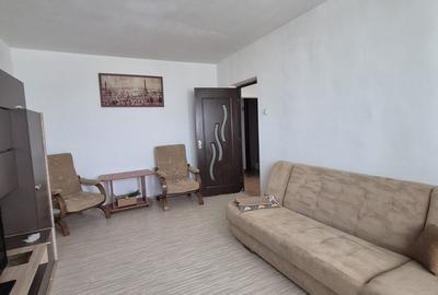 Apartament cu 3 camere decomandat, mobilat în Berceni