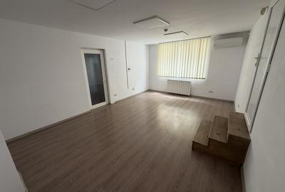 Cladire Birouri | Spatiu Comercial | Grivita | 13 camere | Parcari - 15