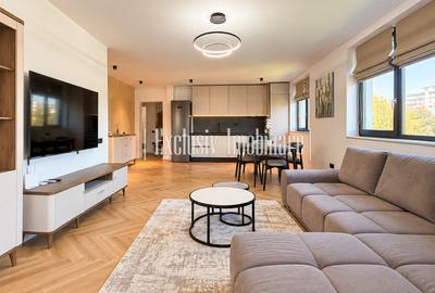 Apartament cu 3 camere decomandat în Faleza Nord