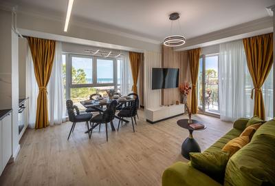 Apartament cu 3 camere decomandat în Mamaia-Sat