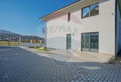 Casă modernă Bunloc, vedere Bucegi, 186 mp, comision 0 - 3