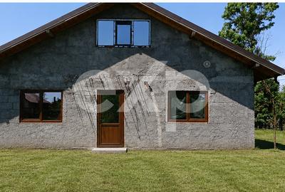 Casă individuală cu 3 camere în Lunca Corbului