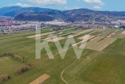 Teren agricol intravilan de 1570 mp, în Zărnești