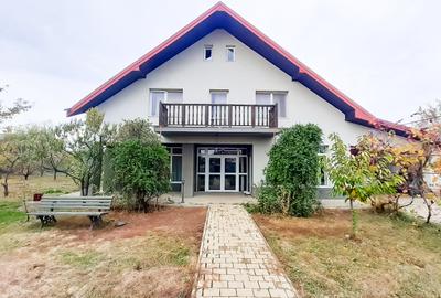 Casă cu 10 camere în Valea Lupului