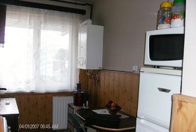 Vand apartaemnt cu 2 camere, cf. 1, semidecomandat, etaj 8/9, zona Aleea carpati - 7