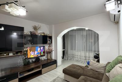 Apartament cu 3 camere semidecomandat, mobilat în Calea București
