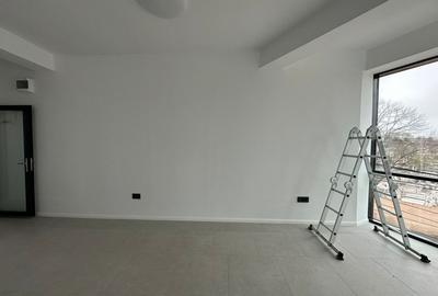 Spatiu comercial  de inchiriat, într-o locație centrală - 5