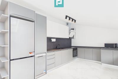 Apartament cu 3 camere semidecomandat, mobilat în Ultracentral