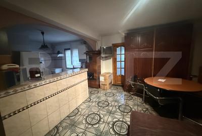 Apartament cu 4 camere decomandat, mobilat în Micro 3