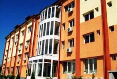 Birou, de 2,000 mp, în Central