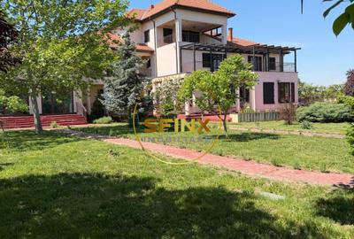 Domeniu privat la lac | 7.500 mp, piscină interioară, tenis și ponton - 2
