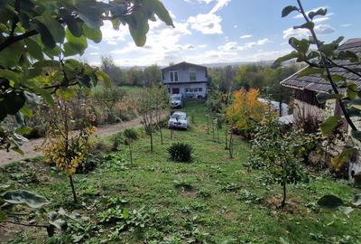 Casă individuală cu 5 camere în Ocoliș