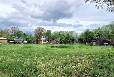 Teren Construcții intravilan de 1828 mp, în Luna de Sus