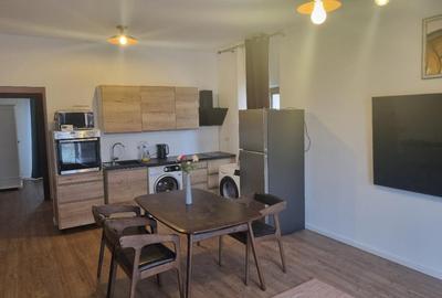 Apartament cu 3 camere decomandat în Primo