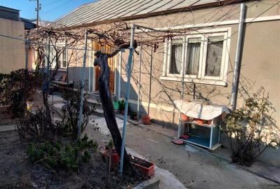 Casă individuală cu 4 camere în Central