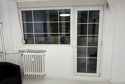Apartament cu 3 camere semidecomandat în Dorobanți