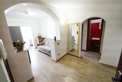 Apartament cu 2 camere decomandat, mobilat în Rovine