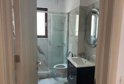 Apartament cu 3 camere semidecomandat în Girocului
