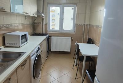 Apartament cu 2 camere decomandat în Lacul Tei