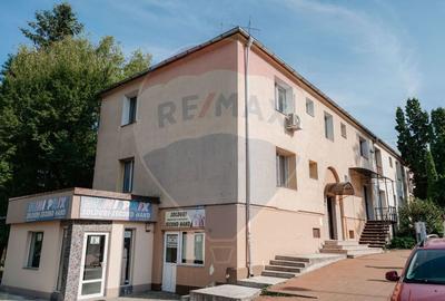 Birou, de 45 mp, în Central