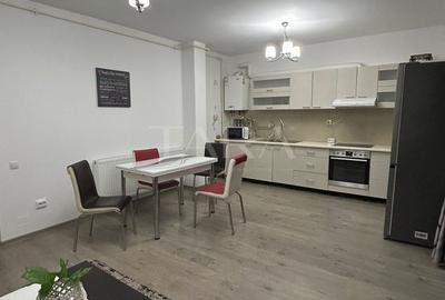 Apartament cu 3 camere decomandat, mobilat în Florești