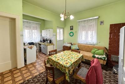 Apartament cu 3 camere de vanzare  la casa în zona CENTRU, 132 mp utili | Etaj 1 - 5