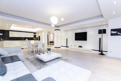 Apartament cu 4 camere semidecomandat în Ultracentral