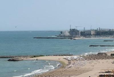Apartament cu 3 camere decomandat în Faleza Nord